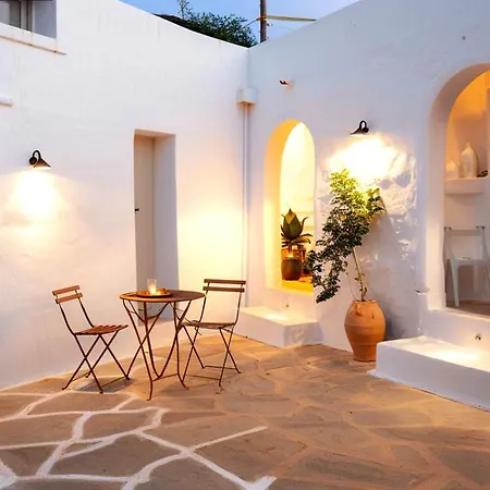 House Leucadia In 10gst فيلة ثيرا